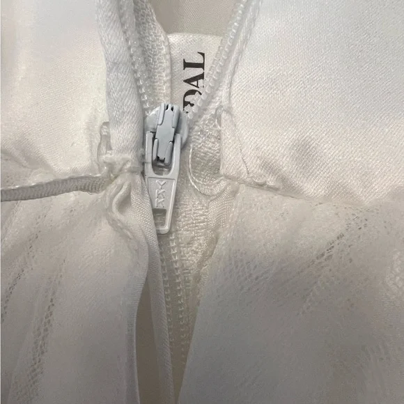 Lady Eleanor for David's Bridal Flower Girl Dress- Size 6 - Picture 8 of 17